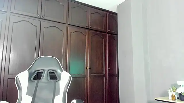 eren_jeager Adlı Modelin Canlı XXX Sohbeti