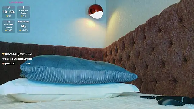 Lina_lust_ Adlı Modelin Canlı XXX Sohbeti