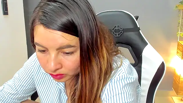 Chatroom XXX en direct de __Emma__11__Lecat_