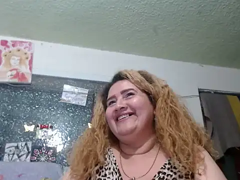 Perla1981--'s Live XXX Chat
