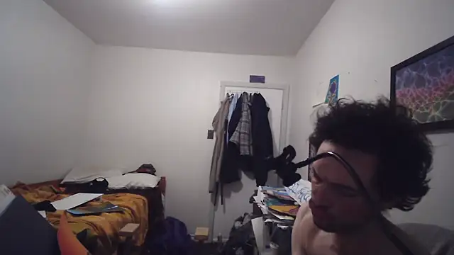 JohnnyMoves Show in webcam
