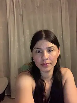 Estefani_32's Live XXX Chat