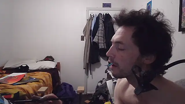 JohnnyMoves webcam show