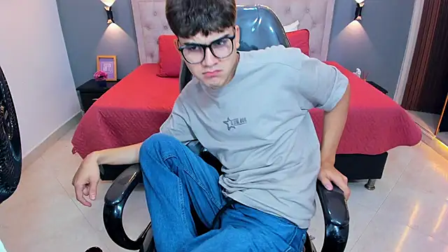 Tommy18__ Live XXX-chat