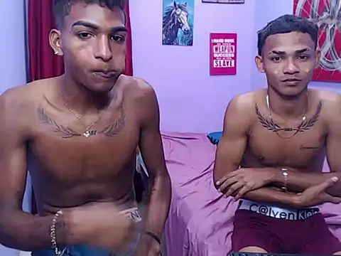 black_twinks webkamerás műsora