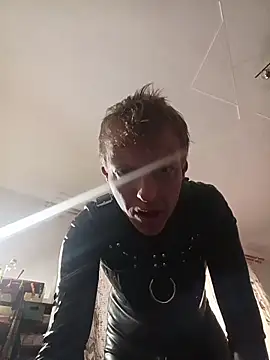 โชว์เว็บแคมของ RubberFetischem
