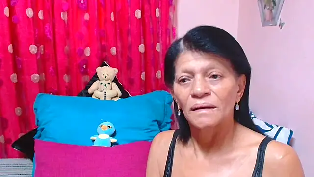 Chat +18 de SLUTTYROXY ao vivo