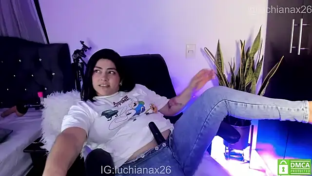 Chat +18 de lucy26_ ao vivo