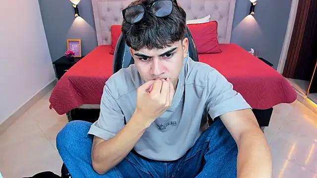 Tommy18__ – Live XXX-chat