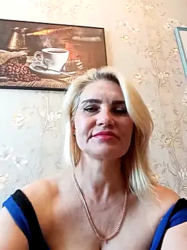 Show modela JennyOMay na web-kameri