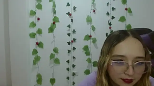 Liaroberts1 Chat XXX live