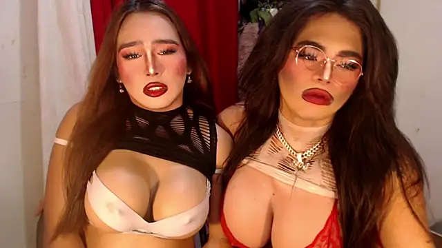 Chat +18 de Emily_fucker ao vivo