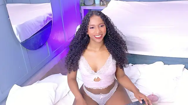 Chatroom XXX en direct de Chloe-Rose-