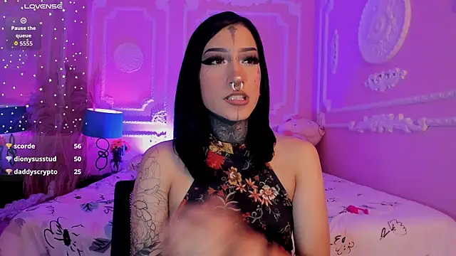 Chat +18 de Kat_VonDe ao vivo