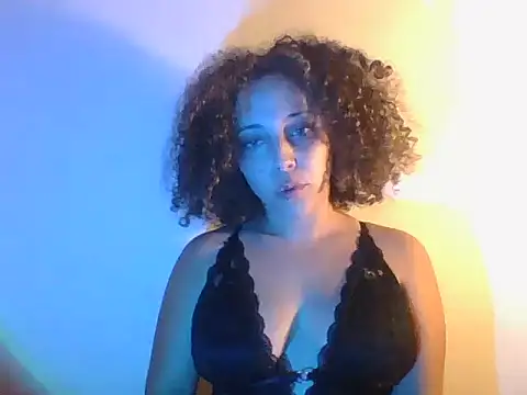 Naomi_888のライブXXXチャット