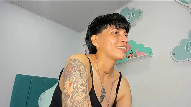 ivyheat3 élő XXX-chatje