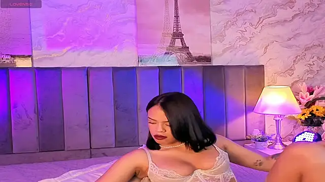 LiaHilton2's Live XXX Chat
