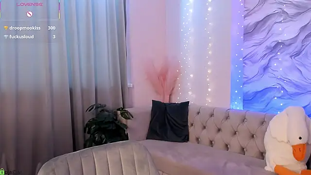 Aria_Mila Adlı Modelin Canlı XXX Sohbeti