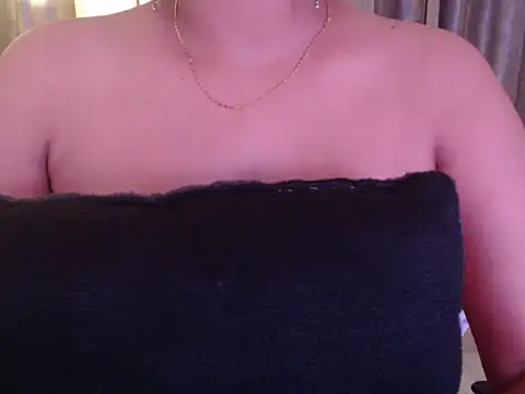Pokazy przed kamerką – Sexy_Myra18