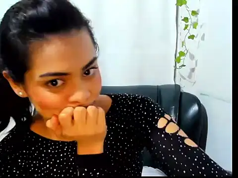 Antonella_Gomez22 即時 XXX 聊天