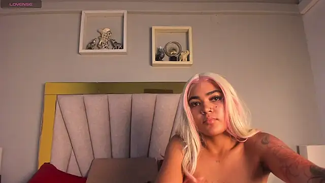 vahiolet_fuentes – Naživo XXX chat