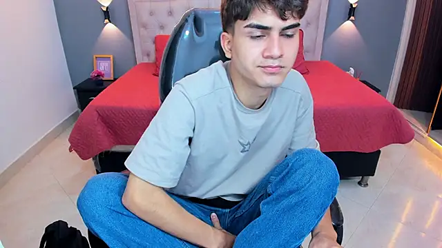 Tommy18__'s Live XXX Chat