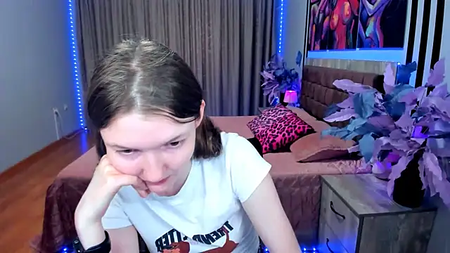 Chat +18 de NikaRain ao vivo