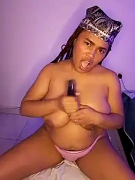 PlacerTallaXXX Adlı Modelin Canlı XXX Sohbeti