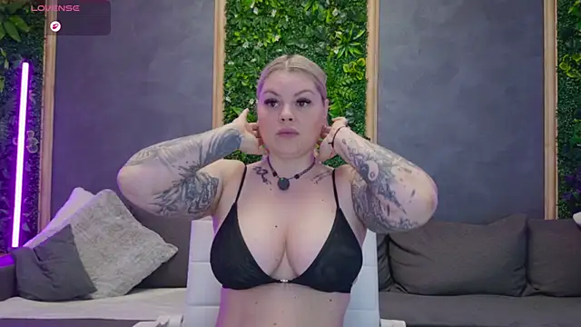 Issa_Jo Webcam show