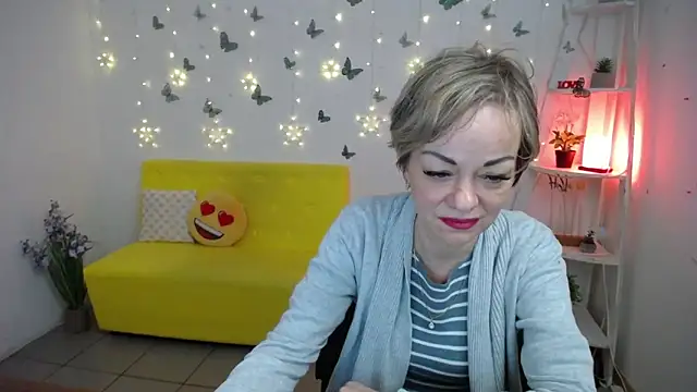Вебкам-шоу NikaMayu