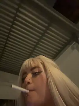 lya_nekko_ Adlı Modelin Canlı XXX Sohbeti
