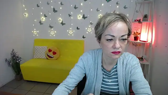 Chat XXX en directo de NikaMayu