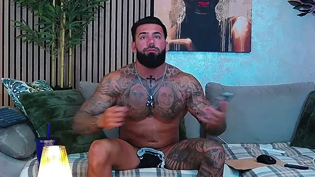 Chat +18 de masterkingofmusclee ao vivo
