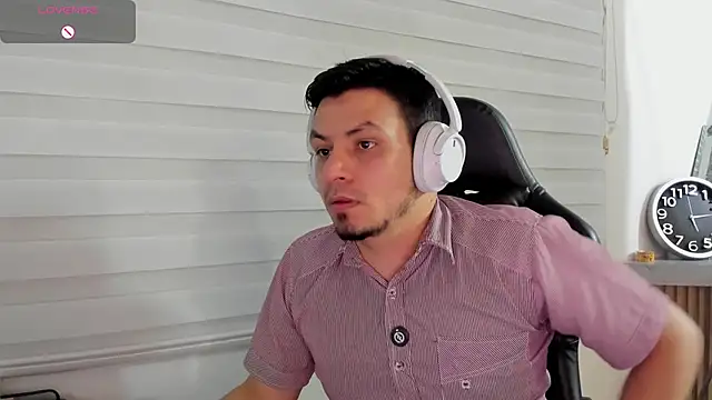 Chat +18 de Rick_Adams ao vivo