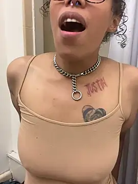 Pokazy przed kamerką – Princess_Desirae