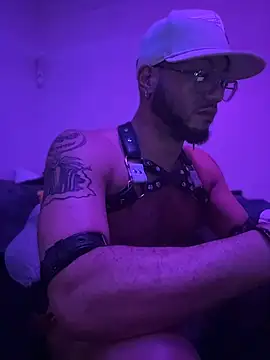 KY_Sir35 Adlı Modelin Canlı XXX Sohbeti