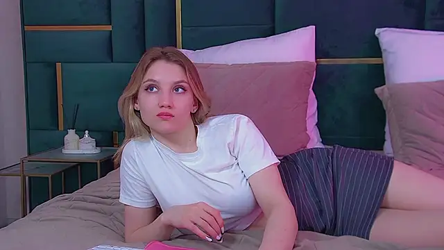 StacyEvances – Naživo XXX chat