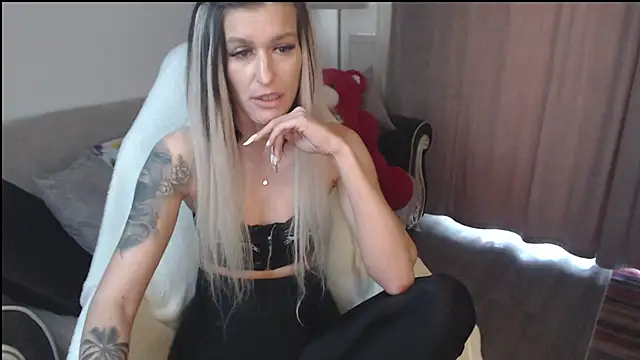mia_lovely98n Webbikameraesitys