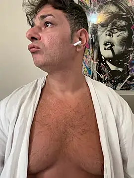 Show modela SecretlyDD na web-kameri