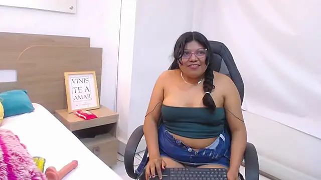XXX chat uživo modela MiaPolett