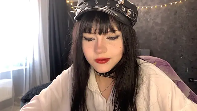 EmilyEmbears' Live XXX Chat