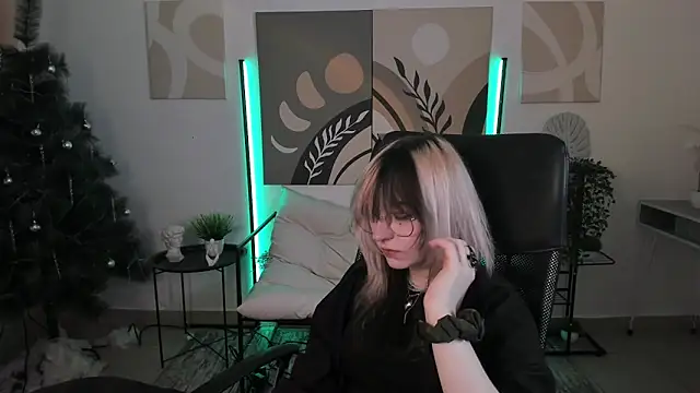 NyxCalderra's Webcam Show