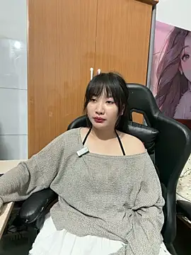 Bella439 现场XXX聊天