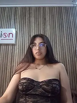 Valk_submissive Adlı Modelin Canlı XXX Sohbeti