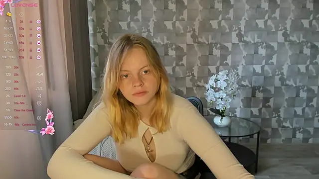 L_aura Webcam-Show