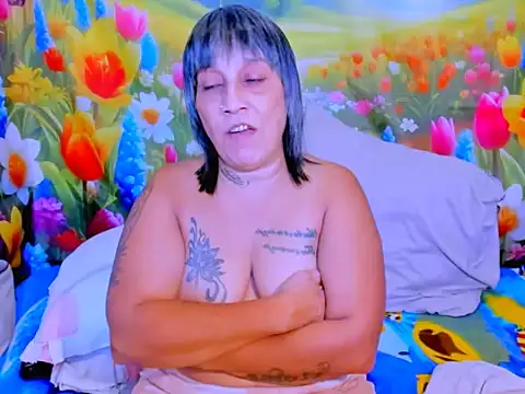indianroxy Adlı Modelin Canlı XXX Sohbeti