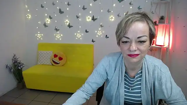 NikaMayu Chat XXX in diretta
