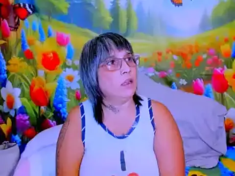 indianroxy's Live XXX Chat