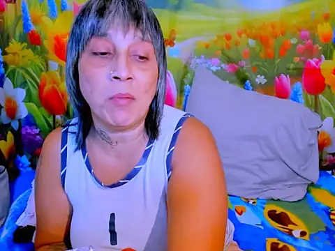 indianroxy Adlı Modelin Canlı XXX Sohbeti