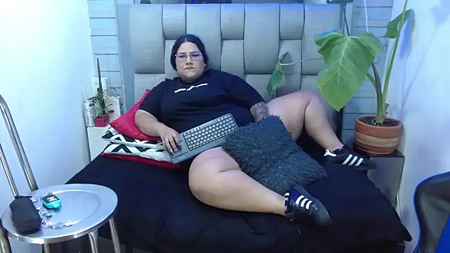 evelin_zaens' Live XXX Chat